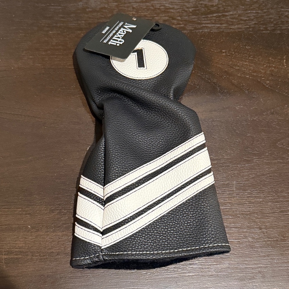 NEW. Maxfli Black and White Golf Club Driver Headcover #1